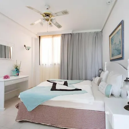 Stylish With Sea View, Wifi, Heated Pool, Bar 公寓 阿德耶